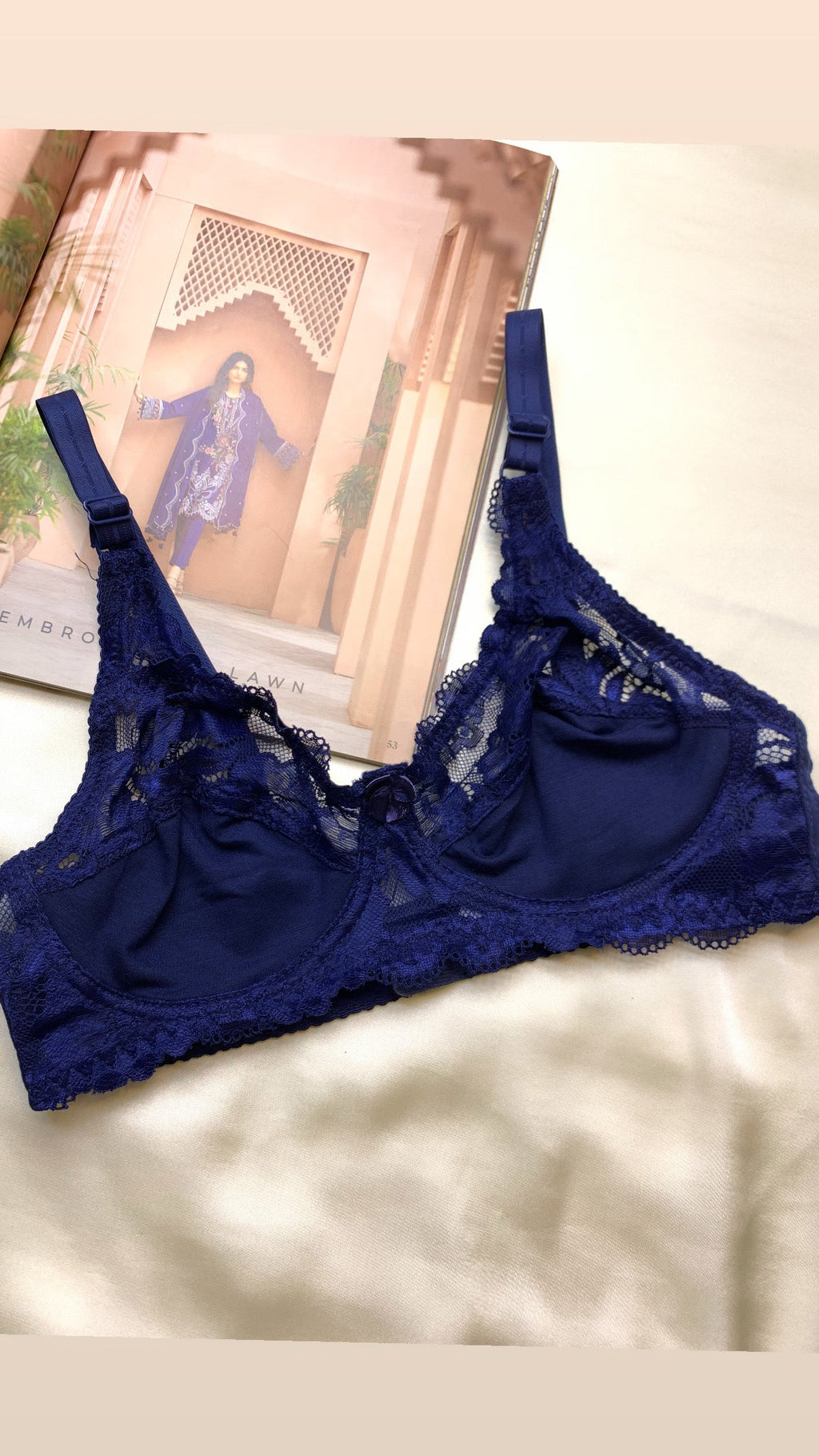 (32-42)Summer Friendly Soft Cotton with Lacy Work(220)