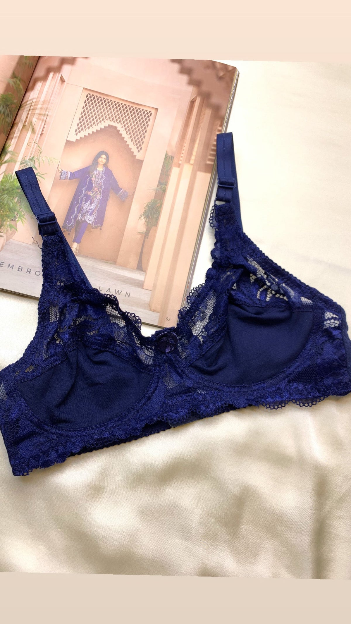 (32-42)Summer Friendly Soft Cotton with Lacy Work(220)