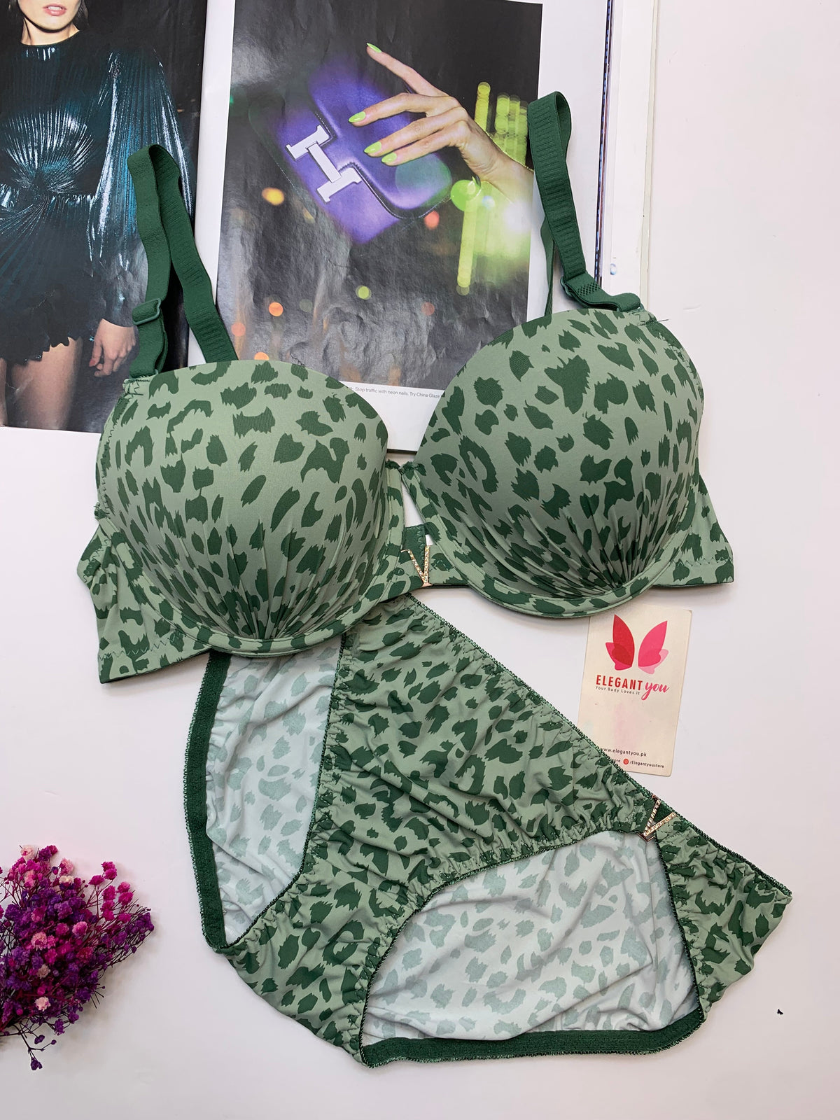 (38-44)D CupSize V BucklePadded Pushup Wire Bra&UnderwearComboA24073(R1)