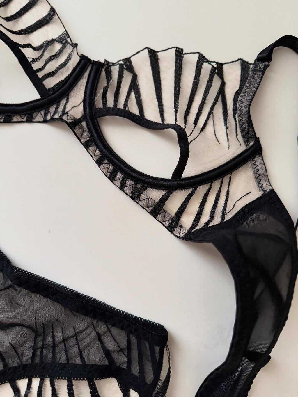 (34-38)b Elegant Soft Net Underwired Bra PantySet(F9)