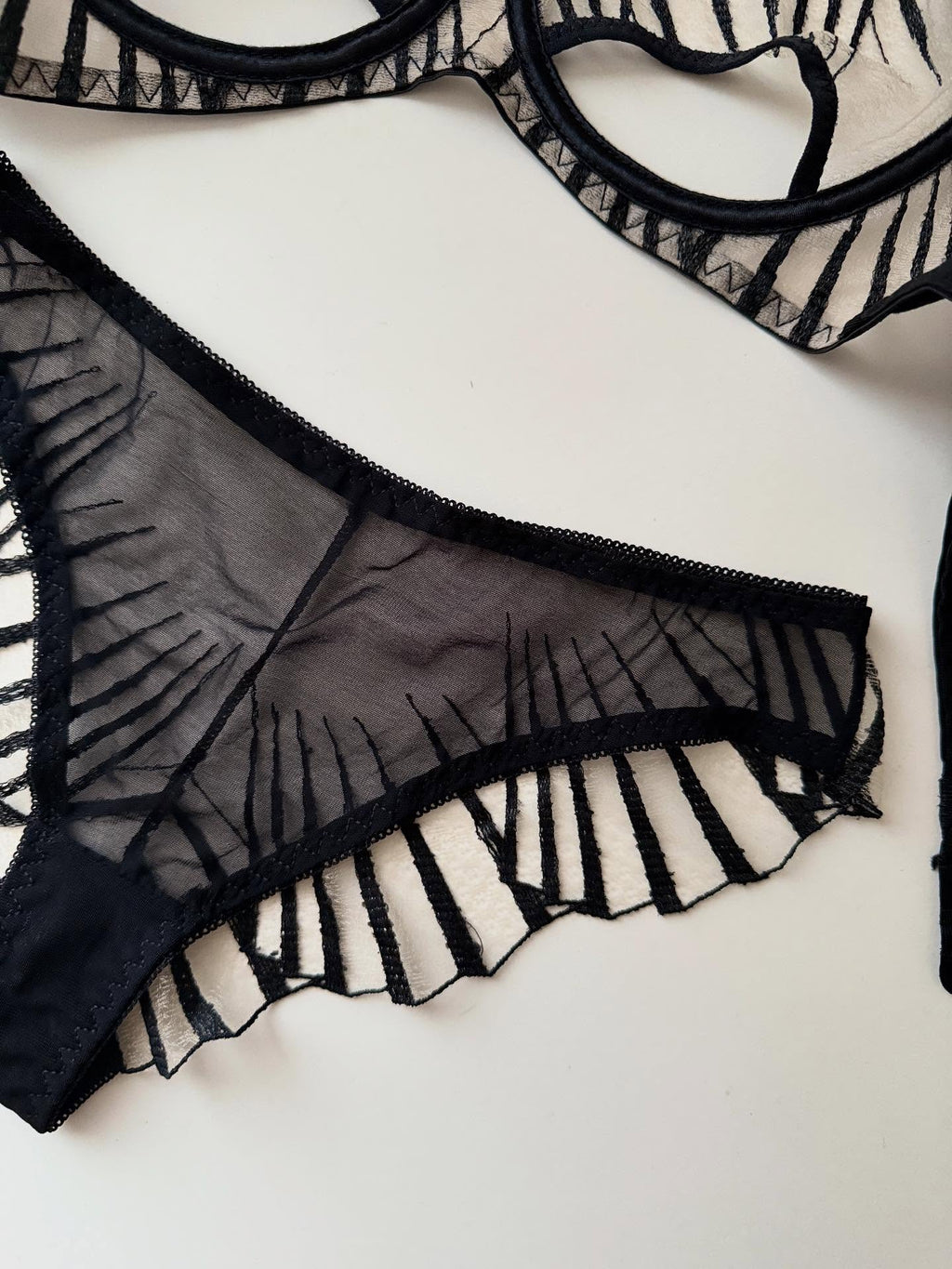 (34-38)b Elegant Soft Net Underwired Bra PantySet(F9)