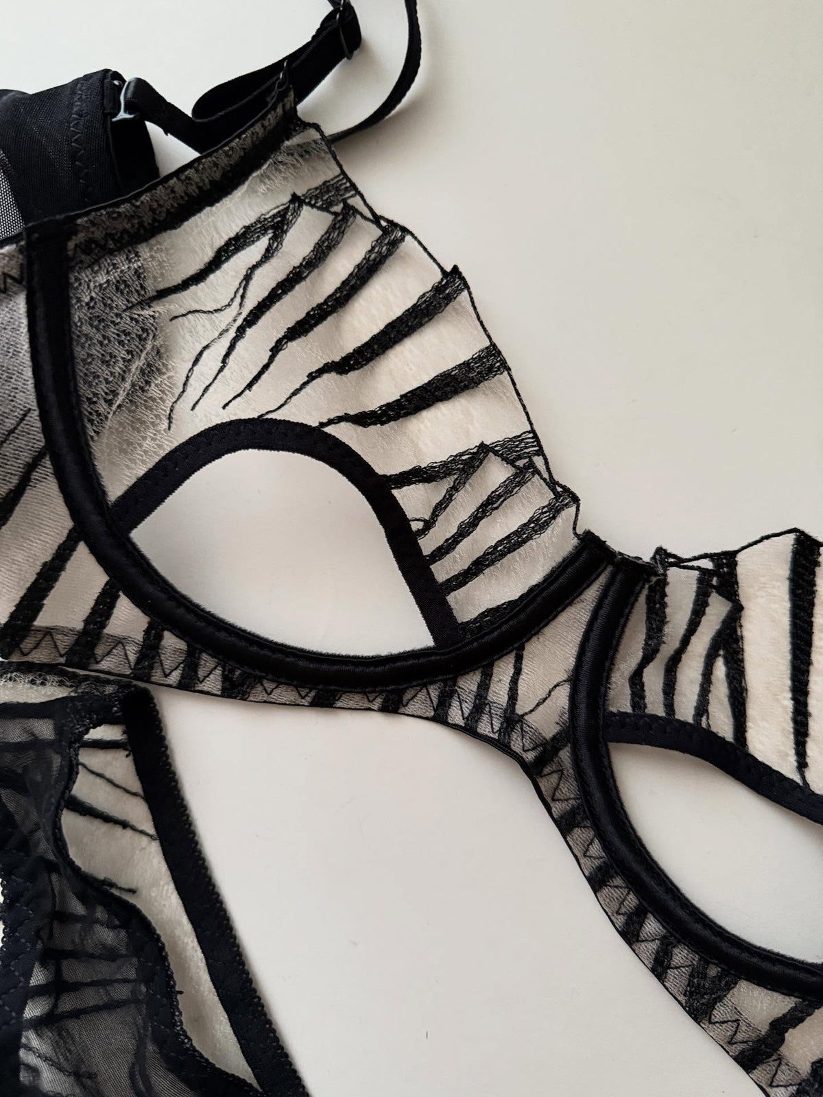 (34-38)b Elegant Soft Net Underwired Bra PantySet(F9)